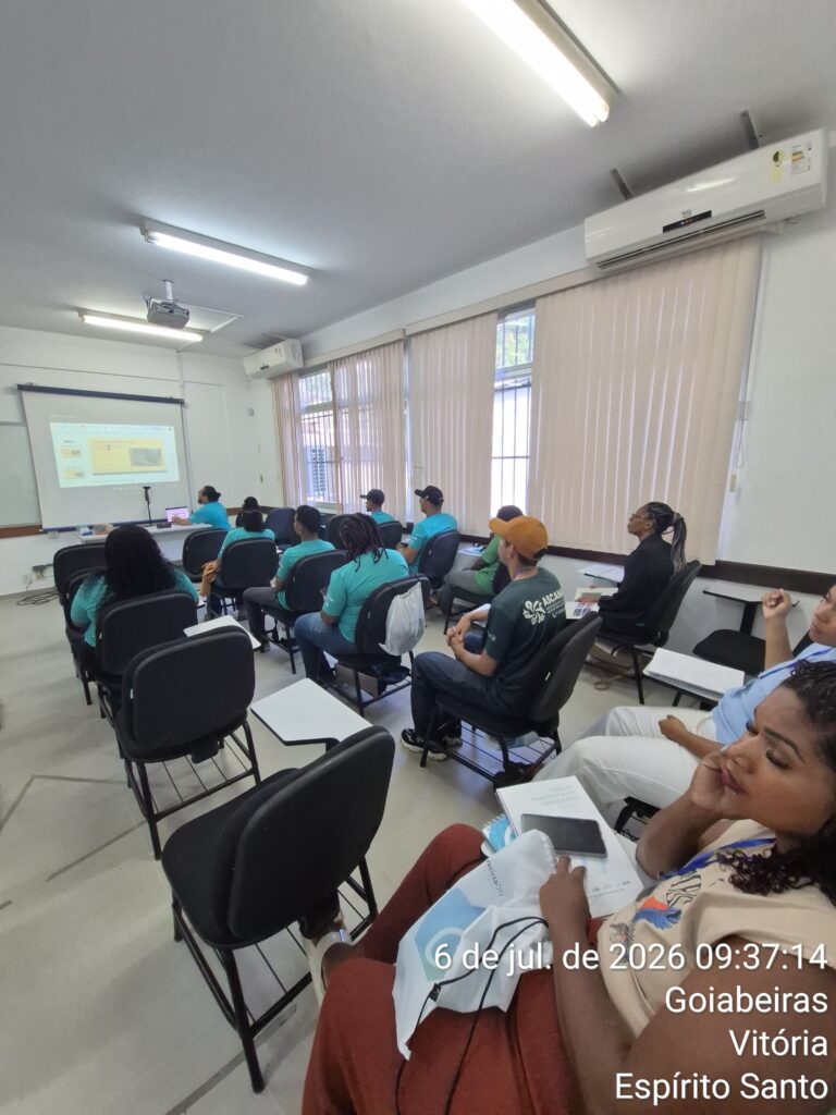 Galeria de fotos do Curso de Remanufatura de Computadores de Vitória 