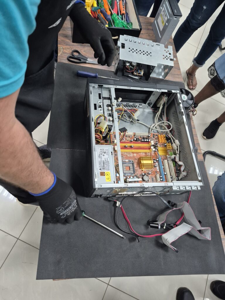 Galeria de fotos do Curso de Educação para a Destinação Socioambiental de Resíduos Eletrônicos de Rio Branco