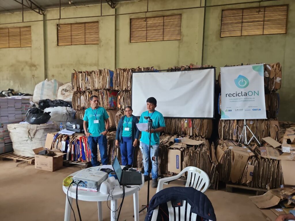 Galeria de fotos do Curso de Gestão de Resíduos Eletroeletrônicos em Cooperativa de Catadores de Rio Branco