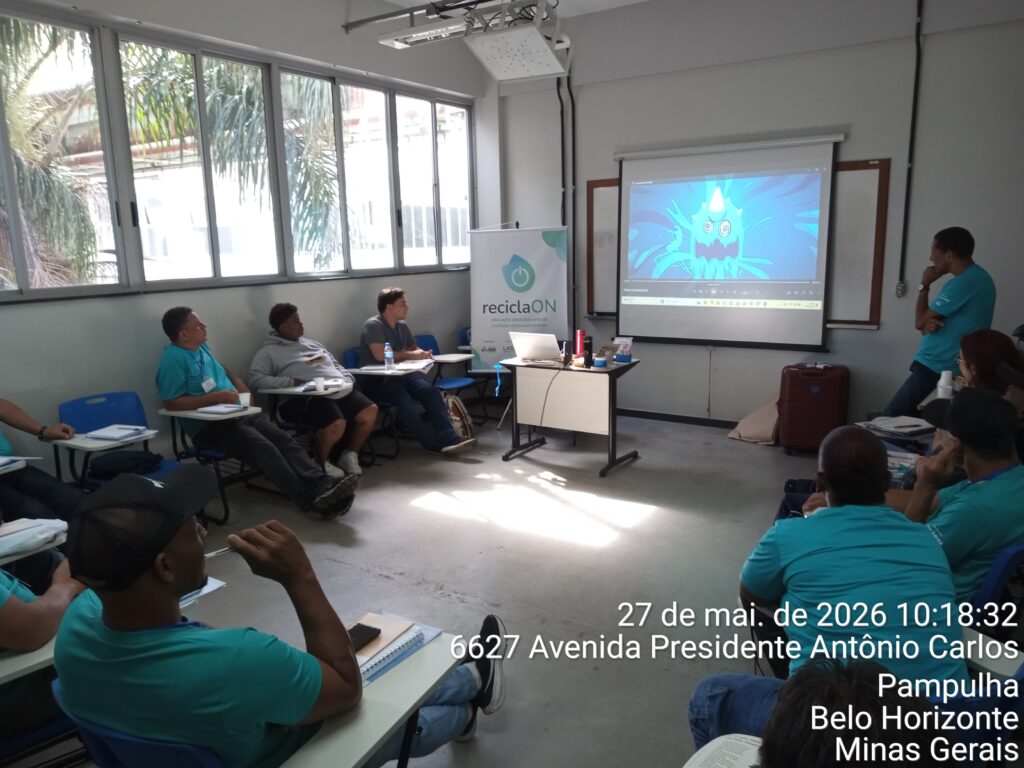 Galeria de fotos do Curso de Gestão de Resíduos Eletroeletrônicos em Cooperativa de Catadores de Belo Horizonte
